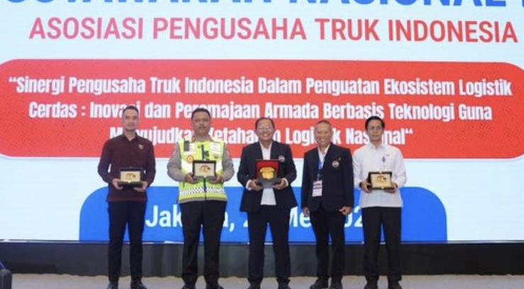 Kakorlantas Irjen Agus Suryonugroho menghadiri Musyawarah Nasional III Asosiasi Pengusaha Truk Indonesia (Aptrindo)